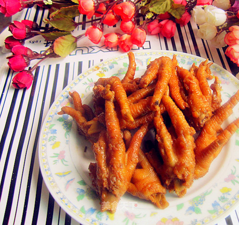 Spicy Braised Chicken Feet recipe