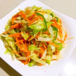 Stir-fried Green Peppers with Cabbage and Carrots recipe