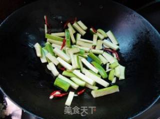 Stir-fried Loofah with Leek recipe