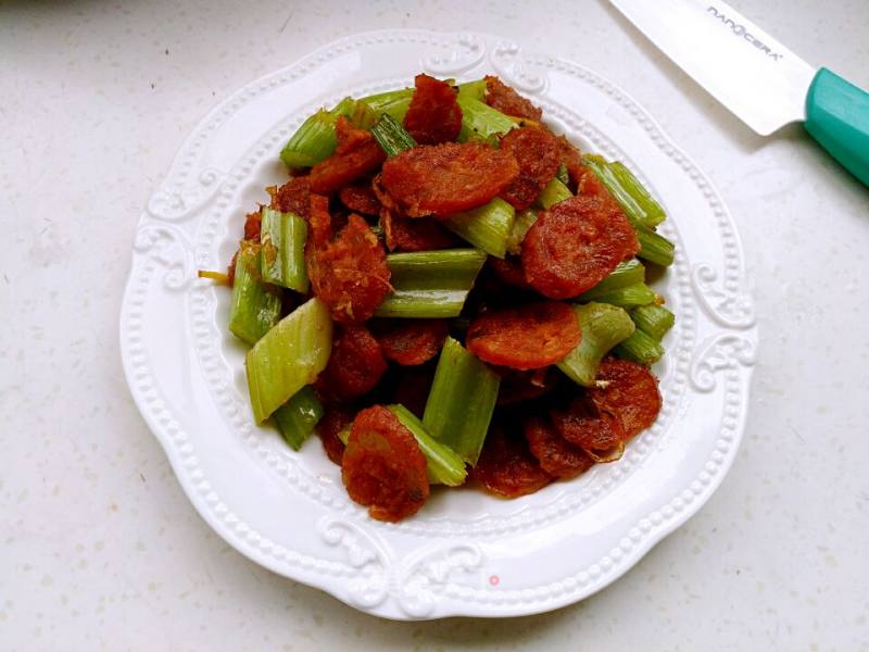 Celery Stir-fried Sausage recipe