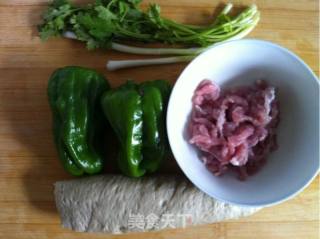 Stir-fried Gluten with Green Pepper and Shredded Pork recipe