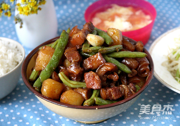 Stewed Pork Belly with Potatoes and Beans recipe