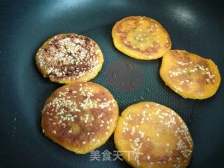 Pumpkin Glutinous Rice Cake with Moon Cake Filling recipe