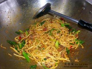 Dry Fried Hot and Sour Noodles recipe