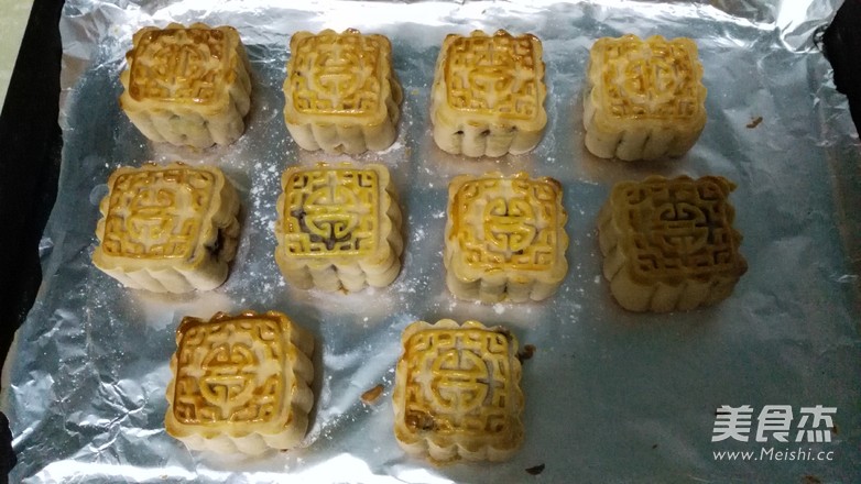 Bean Paste and Egg Yolk Mooncakes recipe