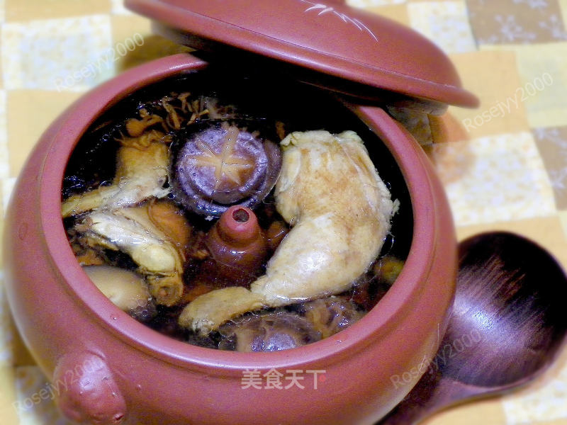 Steam Pot Stewed Mushroom and Cordyceps Young Hen recipe