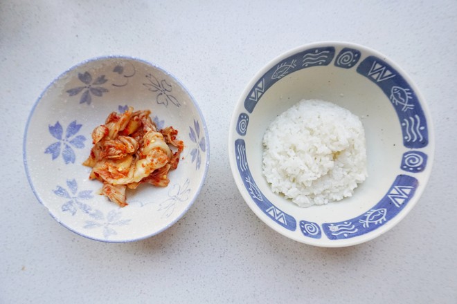 Fried Rice with Pine and Seaweed Spicy Cabbage recipe