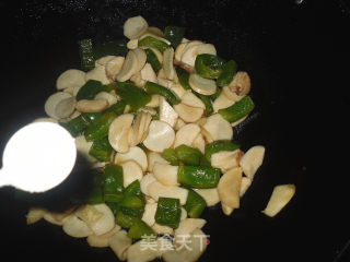 Fried Pleurotus Eryngii with Green Bell Pepper recipe