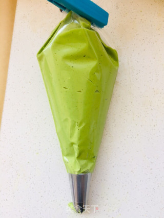 Matcha Wheel Puffs recipe