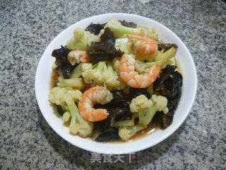 Stir-fried Cauliflower with Black Fungus and Shrimp recipe