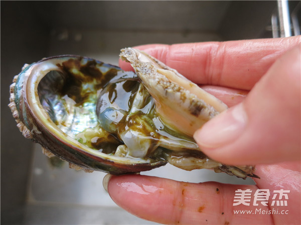 Steamed Abalone in Oyster Sauce recipe