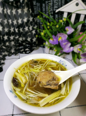 Yellow Croaker Seaweed Soup recipe