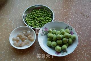 Fried Shrimp with Lotus Seeds and Peas recipe