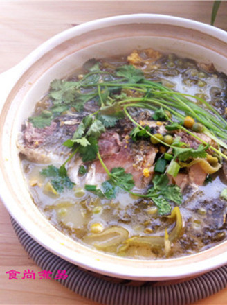 Crucian Carp, Peas and Pickles in Clay Pot recipe