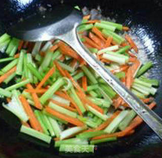 Stir-fried Eel with Celery recipe
