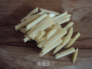 Stir-fried Potato Chips with Garlic Stalks recipe