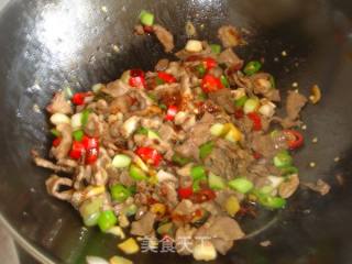 [sichuan Cuisine] Stir-fried Pork Heart with Double Pepper recipe