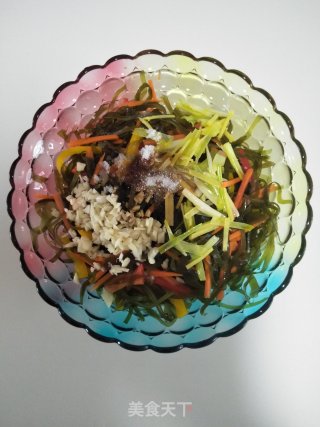 Colored Peppers Mixed with Kelp recipe
