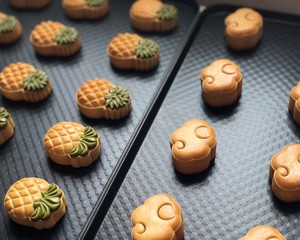 Cantonese-style Pineapple Mooncakes (the Hottest in 2020) recipe