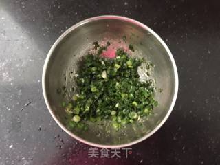 #春食野菜香#five Spice Leaf Scallion Oil Roll recipe