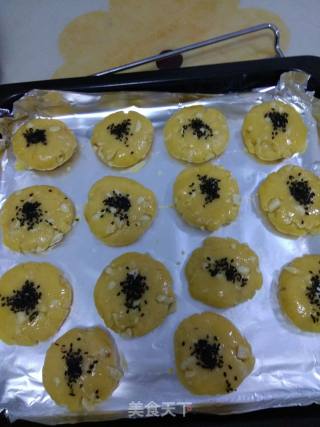 Peanuts and Peach Crisps recipe