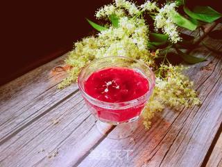 Bayberry and White Fungus Soup recipe