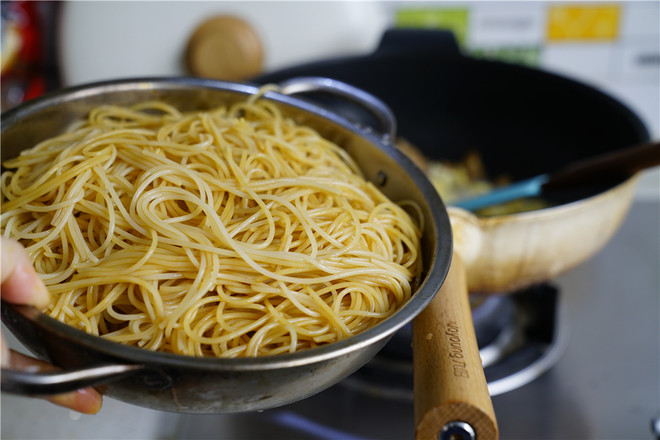 Fried Noodles with Vegetables and Eggs recipe