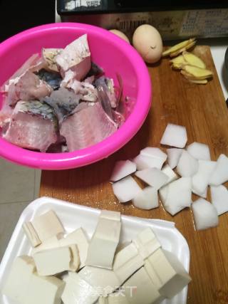 Fish Bone Tofu and Egg Soup recipe