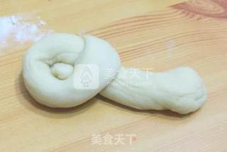 Flower-shaped Milk Bread that is Rich in Milk Flavor and Will Fall in Love with One Bite recipe