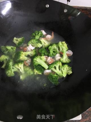 Fried Shrimp Balls with Broccoli recipe