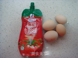 Scrambled Eggs with Tomato Sauce recipe