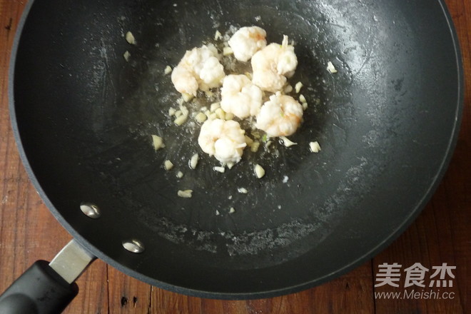 Fresh Shrimp Noodles recipe