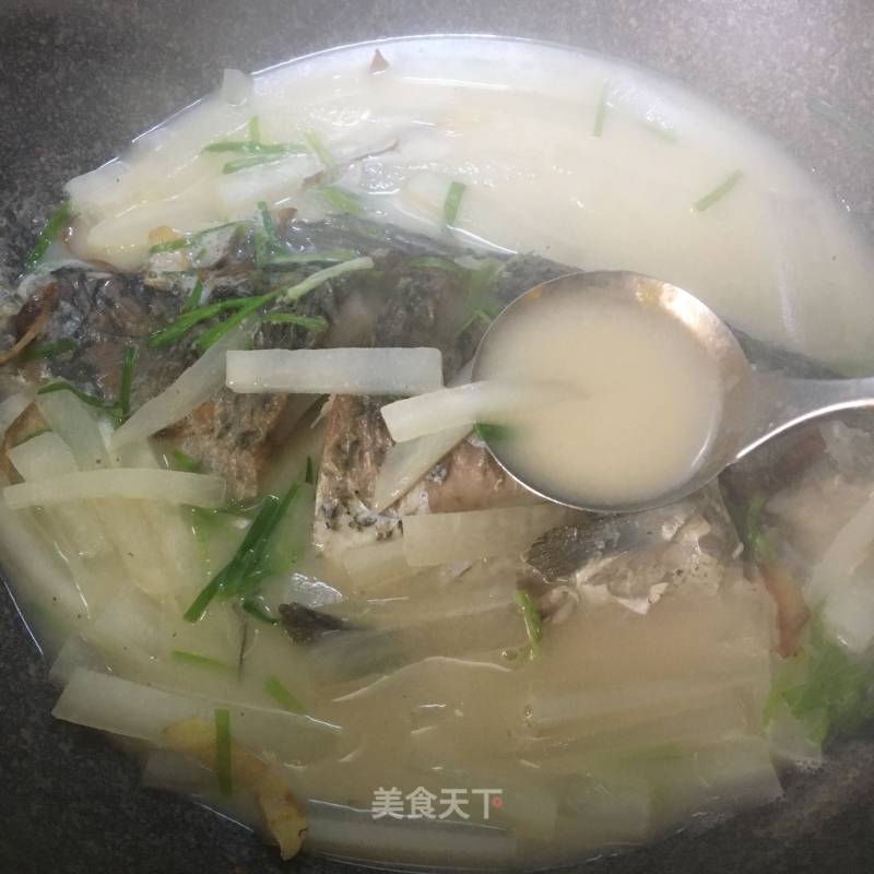 Crucian Carp Soup with Creamy Milk recipe