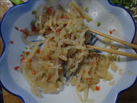 Sweet and Sour Jellyfish Salad recipe