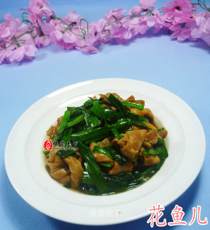 Stir-fried Chives with Thousand Knots recipe