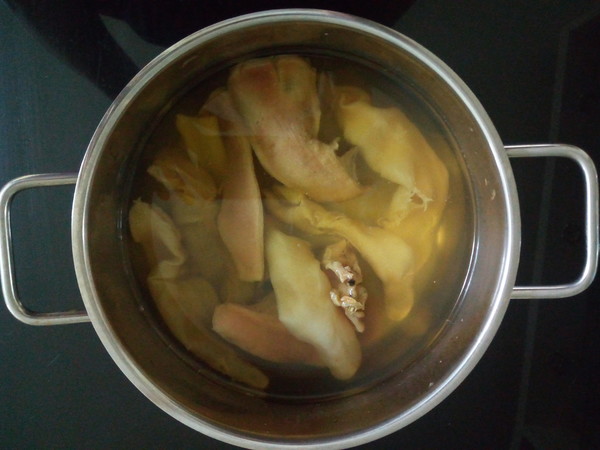 Confinement Soup-queen Snail Flower Jiao Huai Qi Soup recipe
