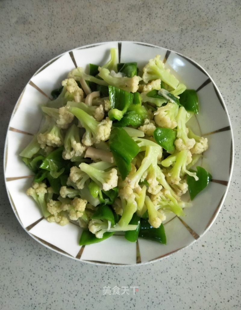 Stir-fried Green Peppers with Organic Cauliflower recipe