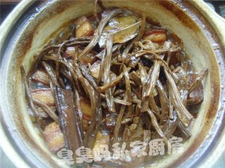 Braised Pork Belly with Tea Tree Mushroom recipe