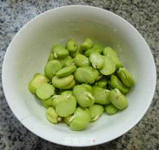 Fried Broad Bean Meat with Soy Sprouts recipe