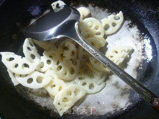Stir-fried Lotus Root with Ham and Leek Flower recipe