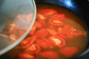 Hot Tomato and Egg Noodle Soup-classic Unlimited Love recipe