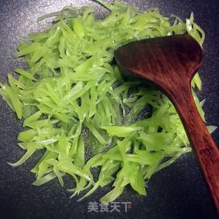 #任信之美# Stir-fried Shredded Pork with Lettuce recipe