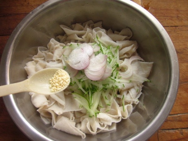 Cold Noodles with Sesame Sauce and Spicy Oil recipe