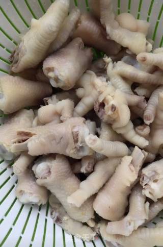 Pickled Pepper Chicken Feet recipe