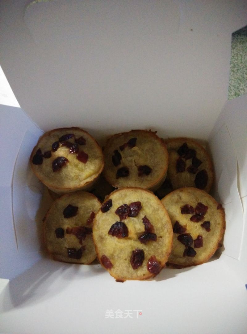 #aca烤明星大赛# Low-calorie Yogurt Banana Cranberry Muffin recipe