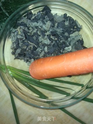 Carrots Mixed with Black Fungus recipe