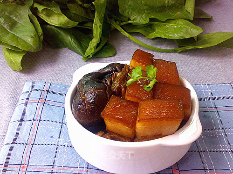 Braised Pork with Mushroom and Golden Needles recipe