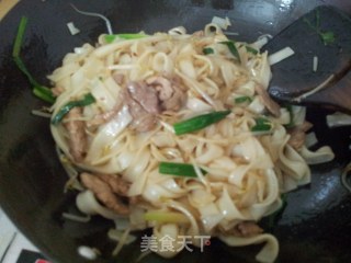 Fried Hor Fun with Sliced Pork recipe