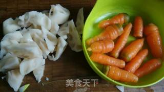 Braised Chicken with Lotus Root and Carrots recipe