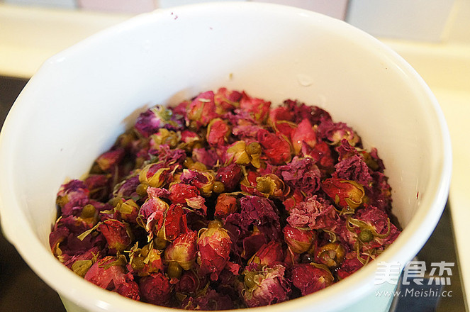 Rose Red Massecuite recipe